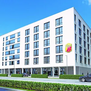 Hotel Super 8 By Wyndham West